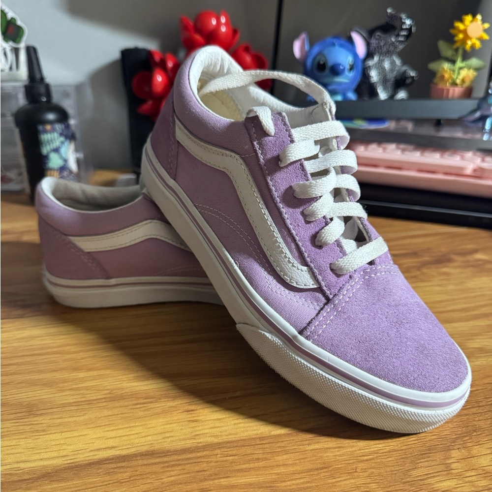 Vans Purple and White Sneakers Skateboarding Style